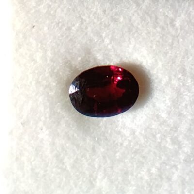 spinelle rouge - acheter cette pierre chez jouyauxdumonde