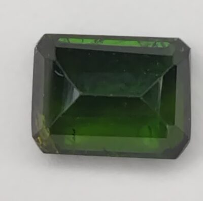 Photo d'une tourmaline verte. Origine Pakistan